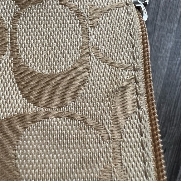 COACH SIGNITURE WRISTLET BFPM-01-327 - Picture 3 of 9